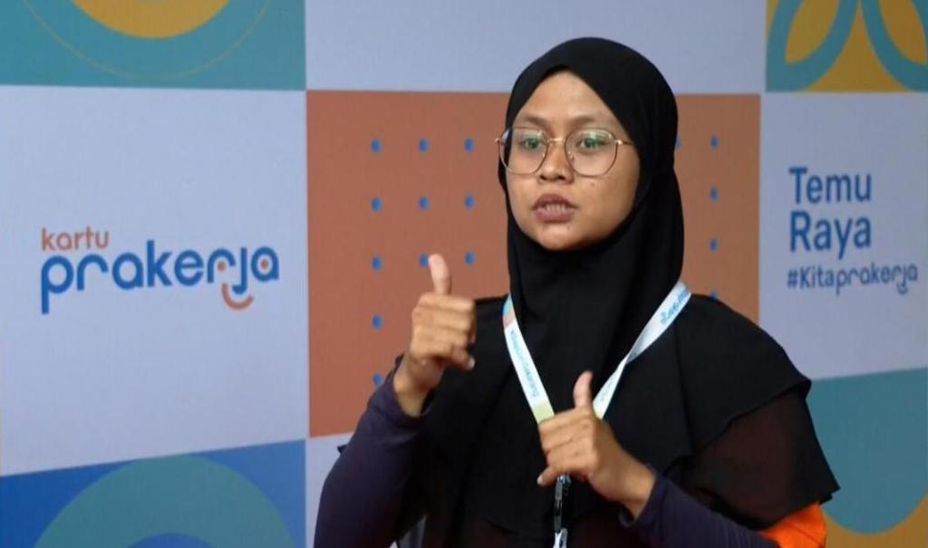 Kisah-Annisa-Difabel-Tangguh-Penerima-Manfaat-Kartu-Prakerja-Punya-Usaha-Jualan-Online-Jadi-ASN.jpg