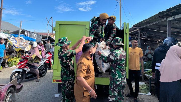 Jelang HUT Ke-80 TNI, Kodim 0102/Pidie Bersihkan Dua Pasar Tradisional
