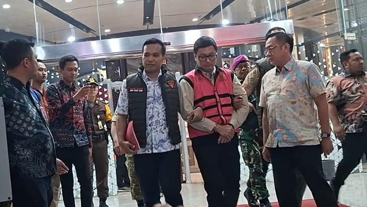 Komisaris-PT-YAT-Andri-Mulyono-atau-berinisial-AM-sebagai-tersangka-korupsi-MBG.jpg
