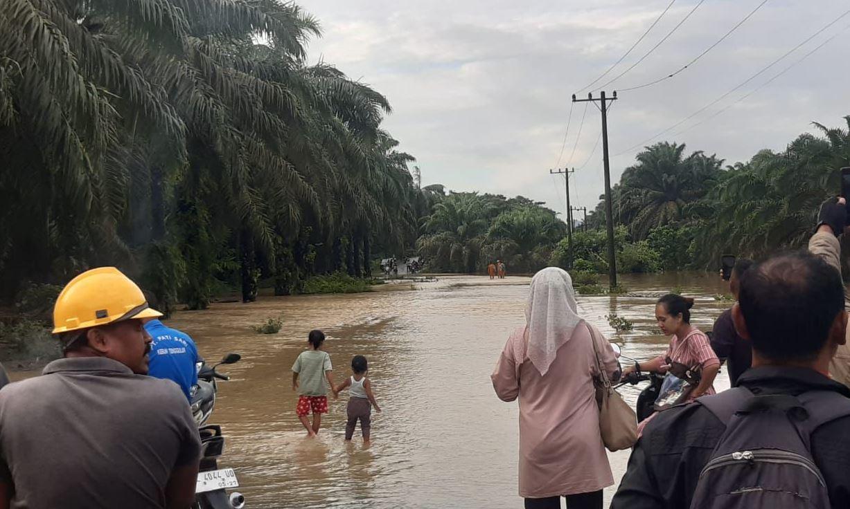 Kondisi-banjir-di-Tenggulun-Aceh-Tamiang-Kamis-1292024.jpg
