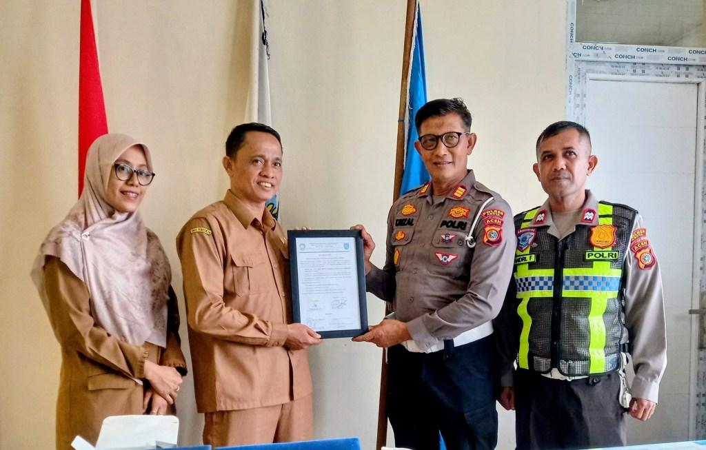 Larangan-siswa-membawa-sepeda-motor-ke-sekolah-kepada-Kasatlantas-Polres-Abdya.jpg