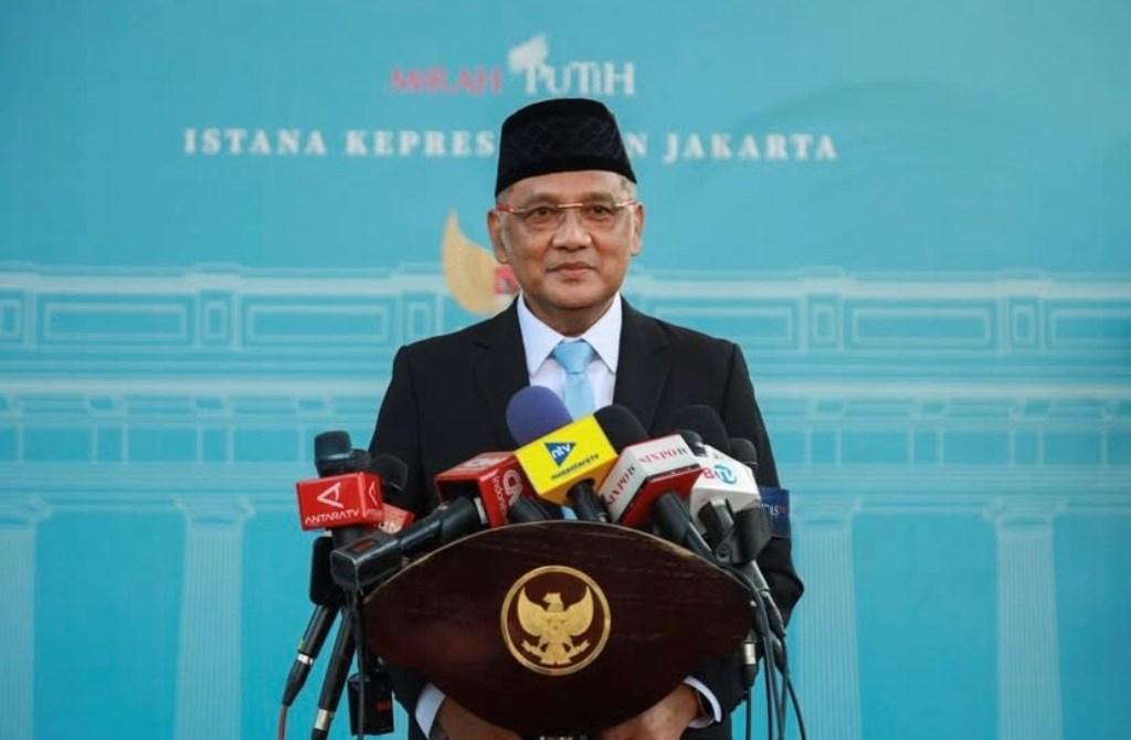 MENTERI-HAJI-DAN-UMRAH-Mochamad-Irfan-Yusuf-atau-akrab-disapa-Gus-Irfan.jpg