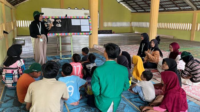 Mahasiswa KKN Unimal Asah Anak Warga Literasi Membaca dan Kreativitas Lewat Ecoprint