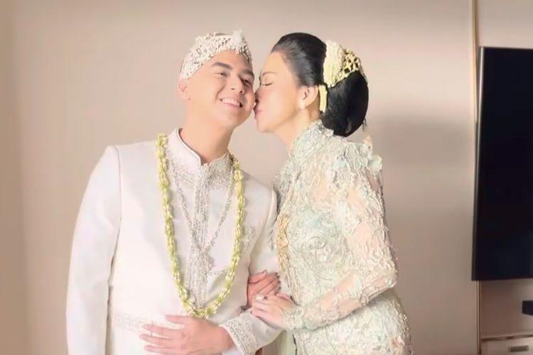 Maia-Estianty-di-akad-nikah-Al-Ghazali-dan-Alyssa-Daguise.jpg