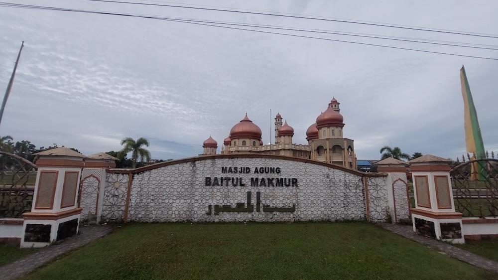 Masjid-Agung-Meulaboh-Aceh-Barat.jpg