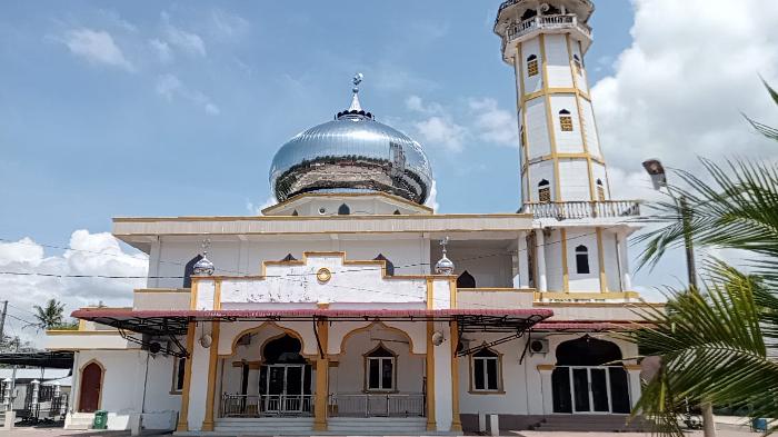 Masjid-Al-Ikhlas-Gampong-Paya-Lumpat-Samatiga-masjid-jumat.jpg