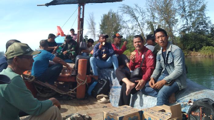 Naik Boat Nelayan, Gelombang Massa Datangi Pulau Sengketa Aceh dan Sumut di Perbatasan Aceh Singkil