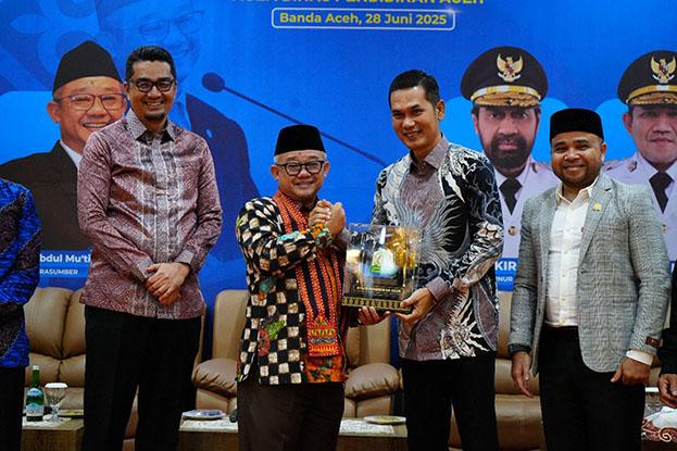 Mendikdasmen-Sebut-Setiap-Anak-Aceh-Berhak-Dapat-Pendidikan.jpg
