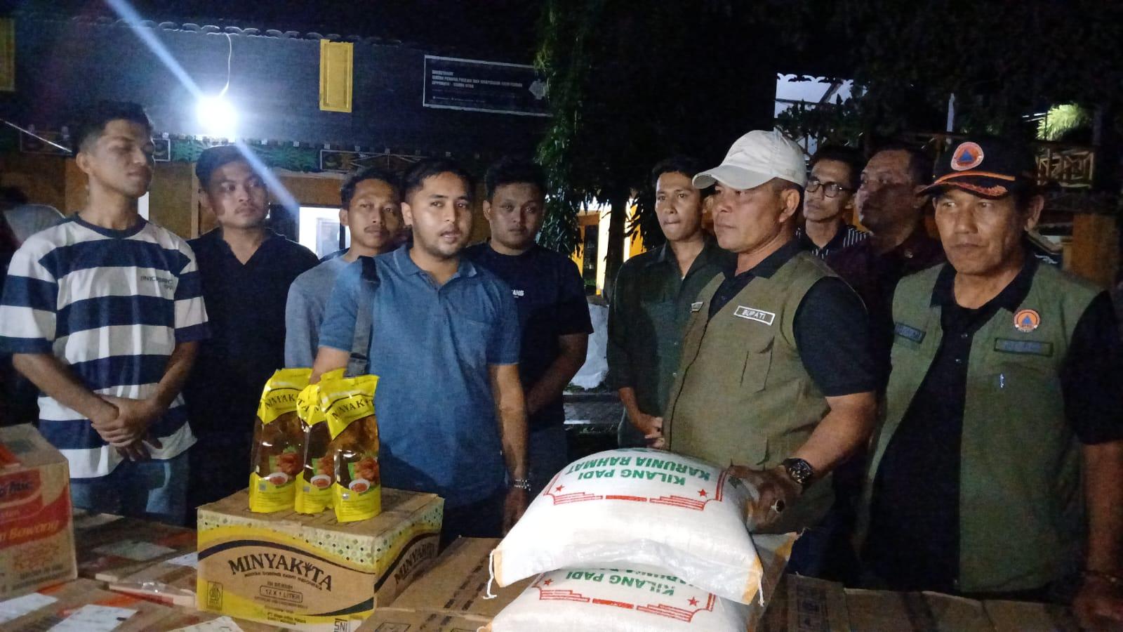Muharram Salurkan Sembako untuk Mahasiswa dari 9 Paguyuban Terdampak Banjir di Banda Aceh