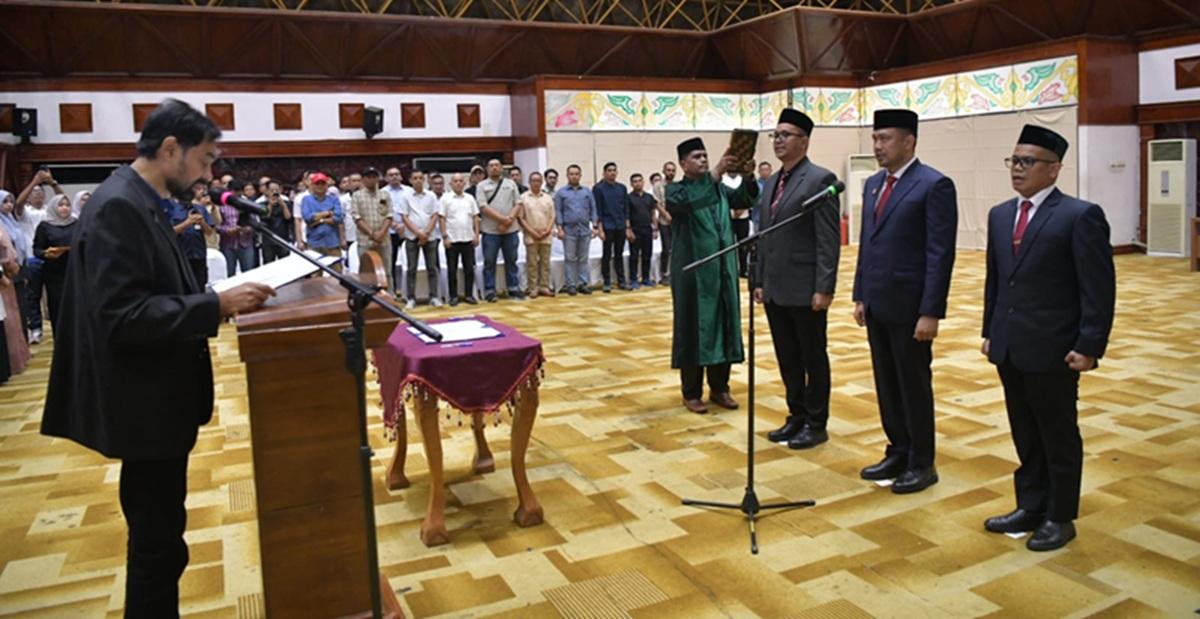 Muzakir-Manaf-alias-Mualem-kembali-melantik-tiga-Kepala-SKPA-Jumat-1042026-sore.jpg