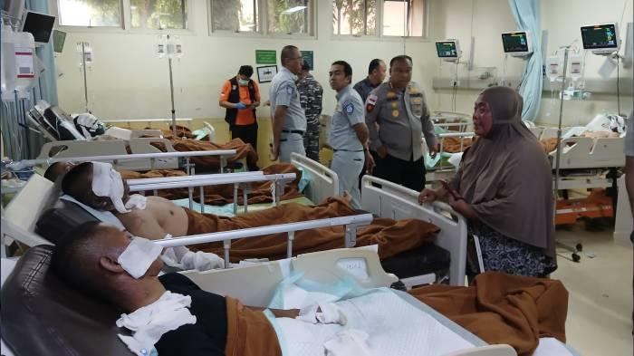 Para-pasien-korban-ledakan-mesin-KMP-Aceh-Hebat-2.jpg