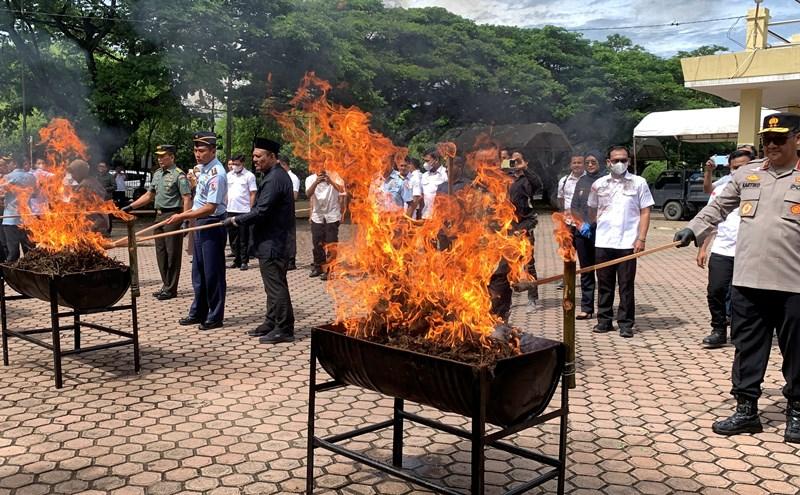 Pemusnahan-barang-bukti-narkotika-hasil-pengungkapan-Polda-Aceh-dan-pihak-terkait.jpg