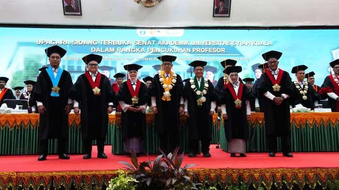 Pengukuhan-lima-profesor-baru-Universitas-Syiah-Kuala-9-6.jpg