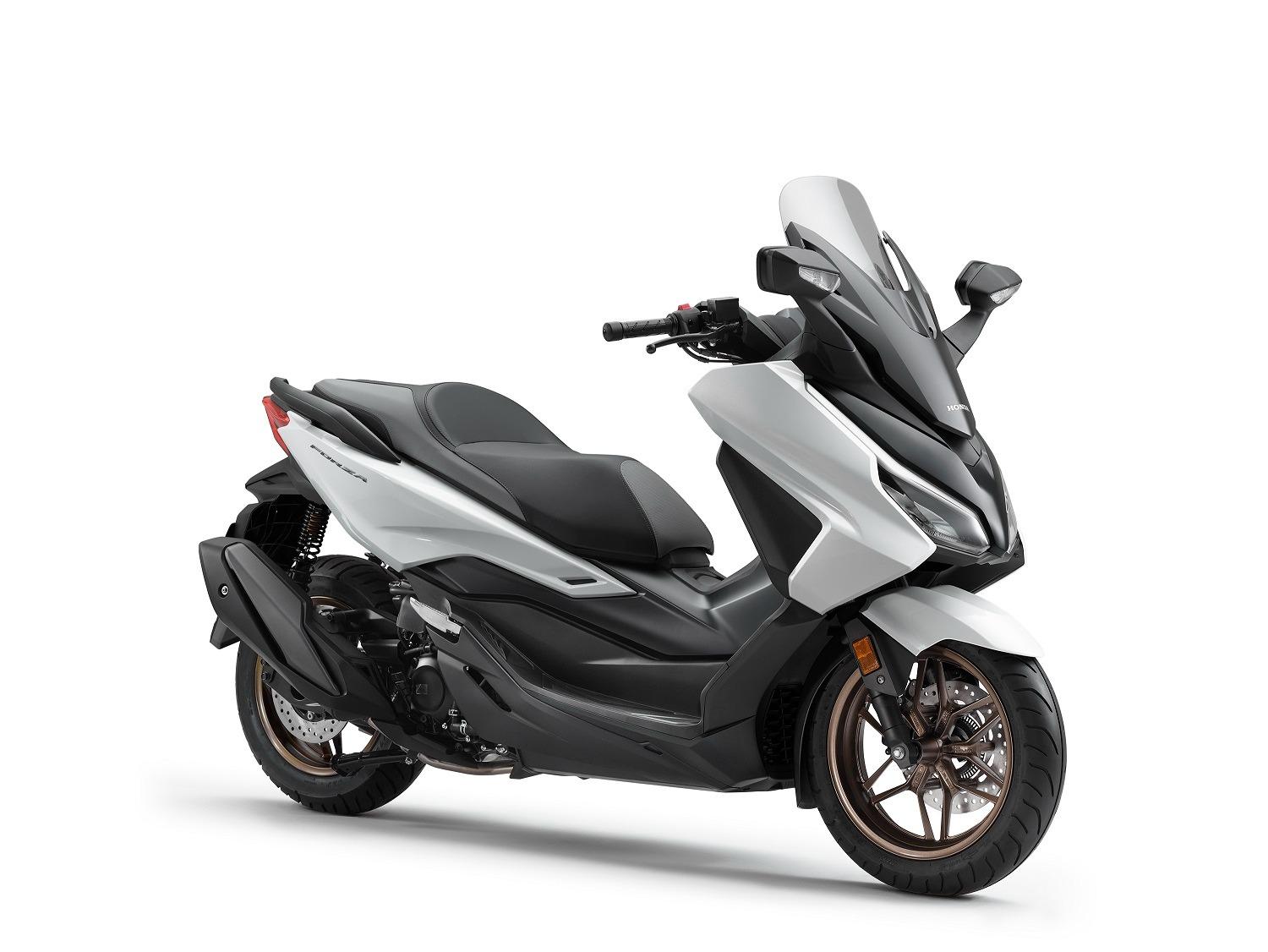 Penyegaran-Honda-Forza-yang-eksklusif.jpg