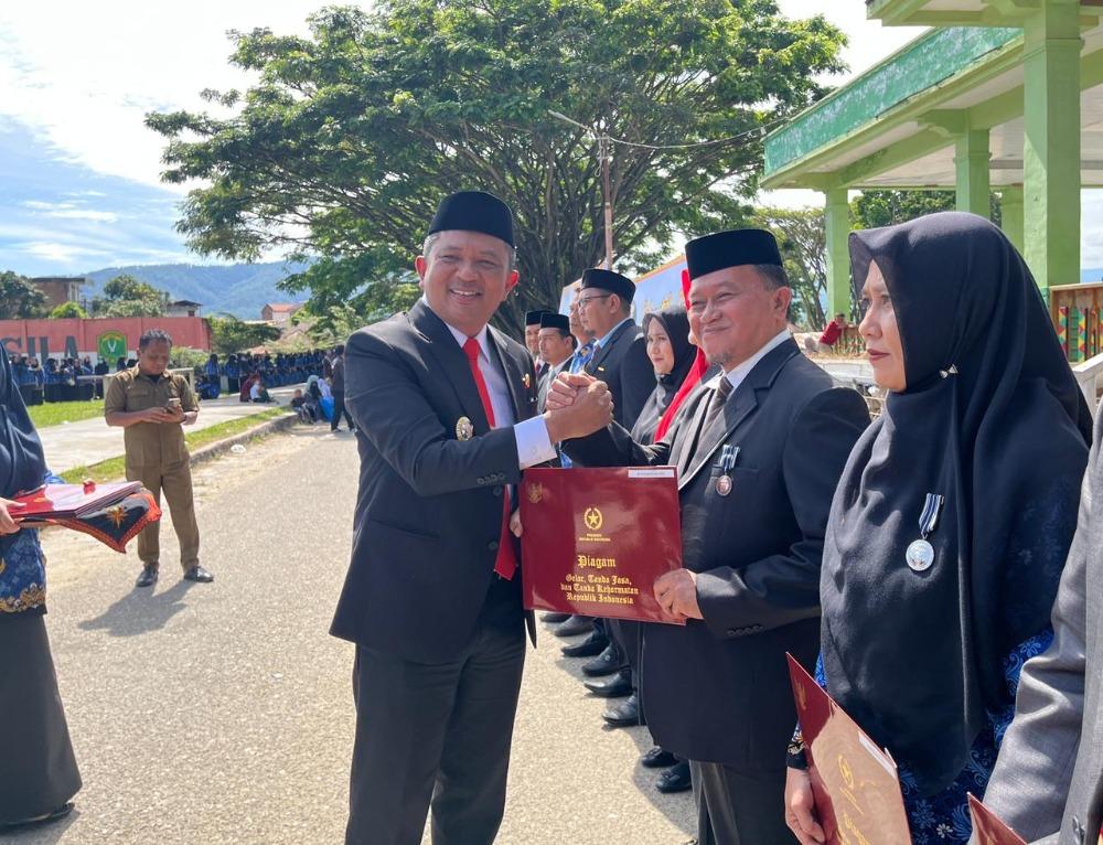 Penyerahan-SK-PPPK-Paruh-Waktu-Gayo-Lues-2026.jpg