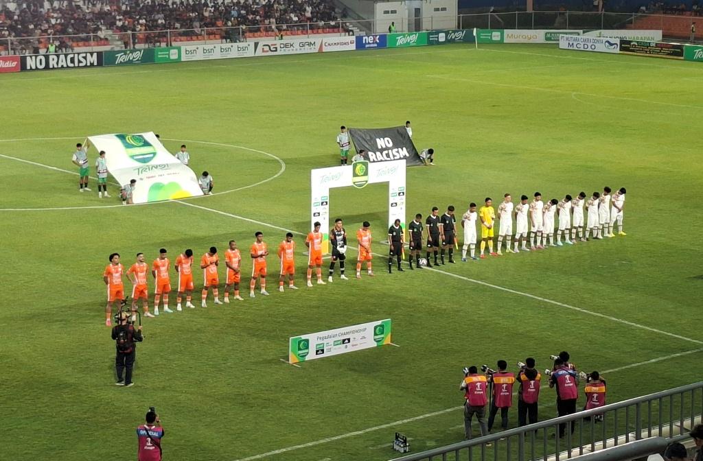 Persiraja-Banda-Aceh-melawan-Persikad-Depok-mulai-kick-off.jpg
