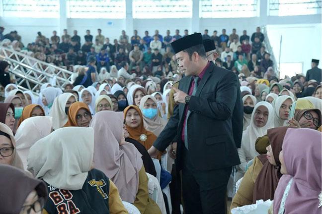 Pj-Bupati-Bener-Meriah-memberi-semangat-honorer-calon-PPPK.jpg