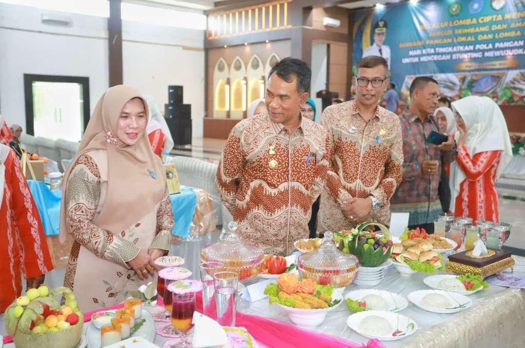 Pj-Bupati-Pidie-tinjau-lomba-masak.jpg