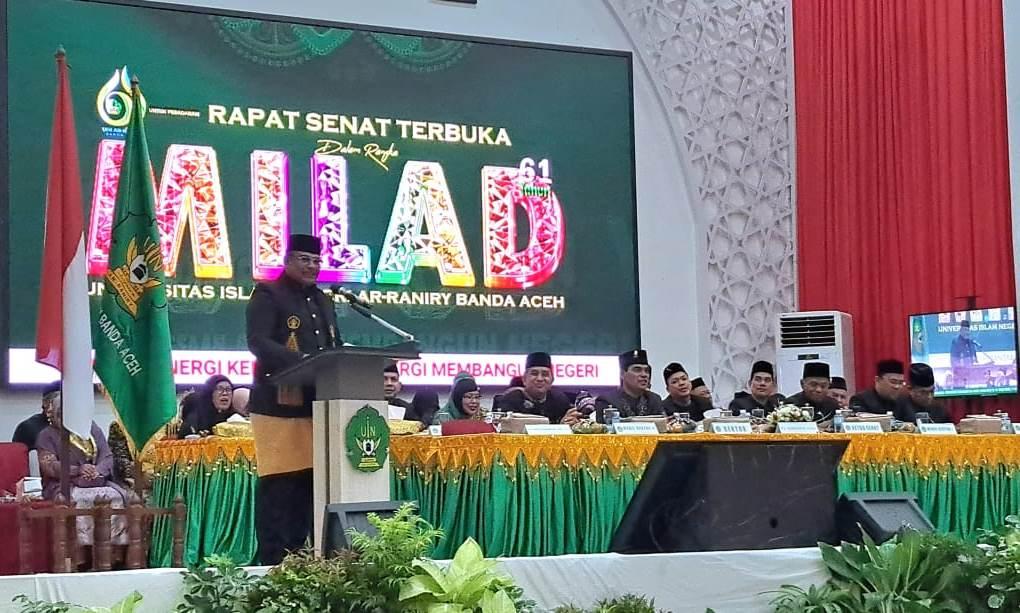 Pj-Gubernur-Aceh-Safrizal-ZA-saat-Rapat-Senat-Terbuka-dalam-rangka-Milad-ke-61.jpg