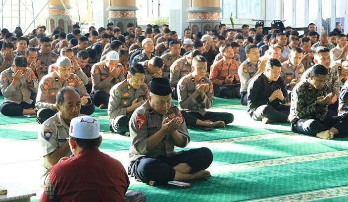 Polda-Aceh-Zikir-dan-Doa-Bersama-untuk-Keselamatan-Personel.jpg