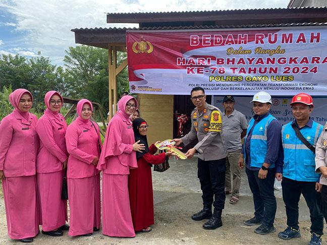 Polres-Gayo-Lues-melakukan-bedah-rumah-warga.jpg