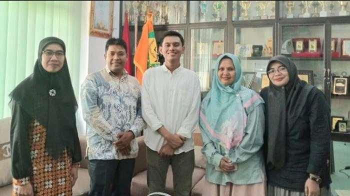 Rafi-Hafiz-Alfarisi-tengah-alumni-SMAN-10-Fajar-Harapan-Garuda.jpg