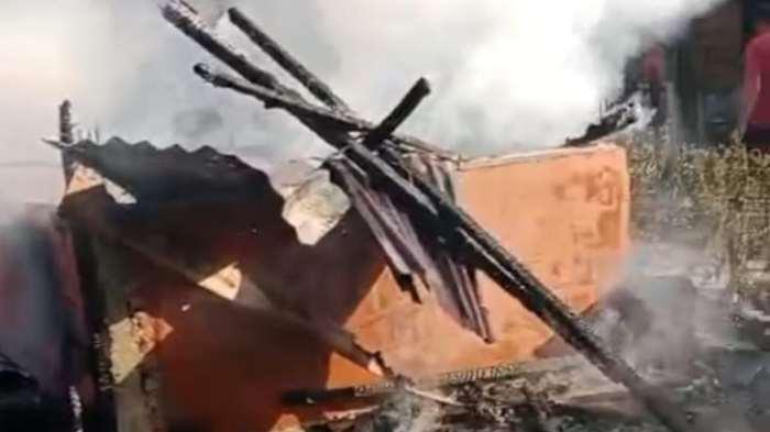 Rumah-Ramli-warga-Gampong-Sungai-Paoh-Tanjung-hangus-terbakar-Kamis-2342026-pagi-ini.jpg