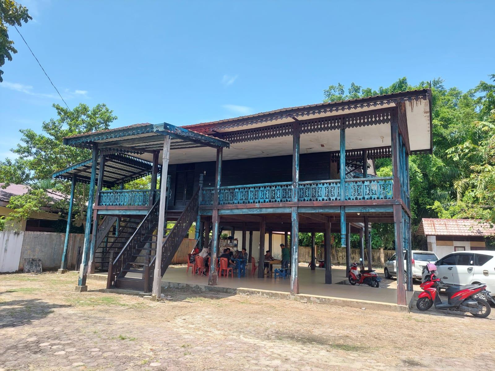 Rumah-adat-Singkil-di-kawasan-Desa-Pasar-Kecamatan-Singkil-Kabupaten-Aceh-Singkil.jpg