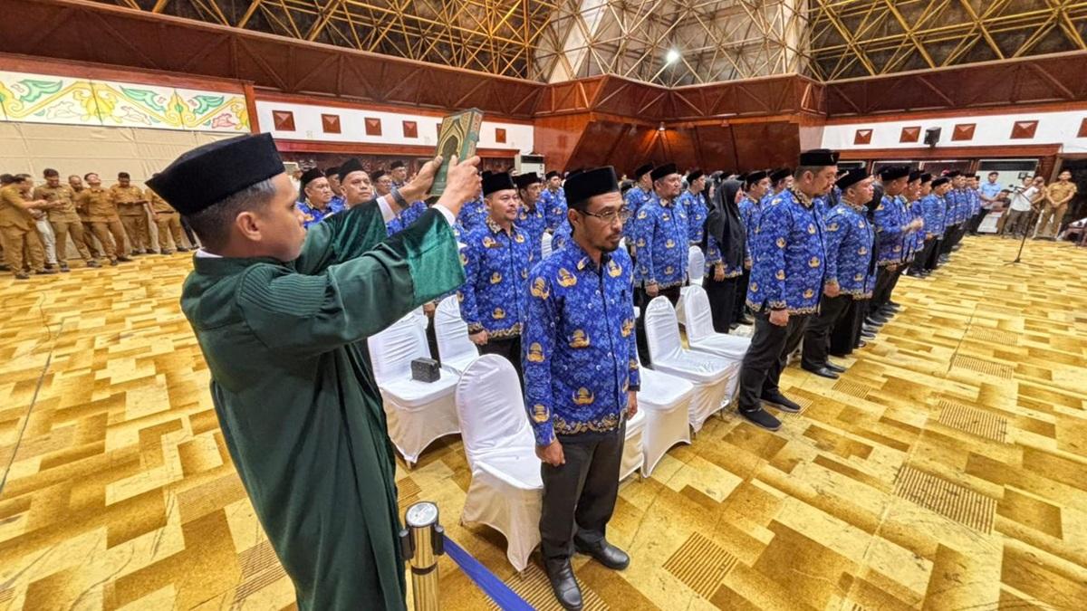 Sekda-Aceh-M-Nasir-melantik-pejabat-struktural-eselon-III-dan-IV.jpg