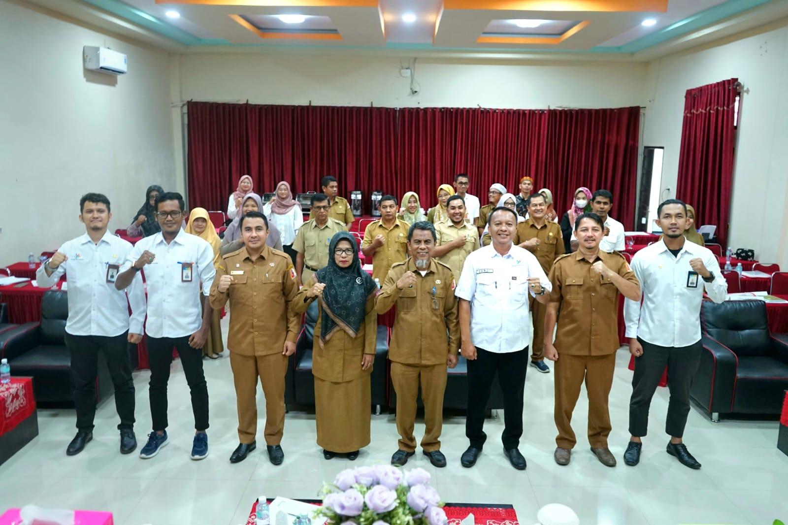Sekda-Nagan-Raya-foto-bersama-Kepala-BPS.jpg