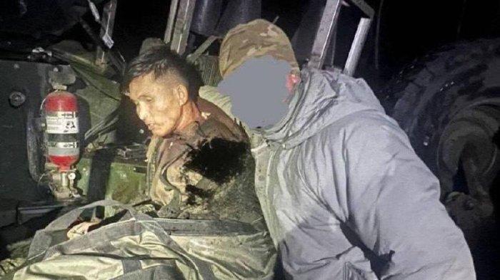 Seorang-tentara-Korea-Utara-yang-ditangkap-oleh-tentara-Ukraina-di-wilayah-Kursk-Rusia.jpg