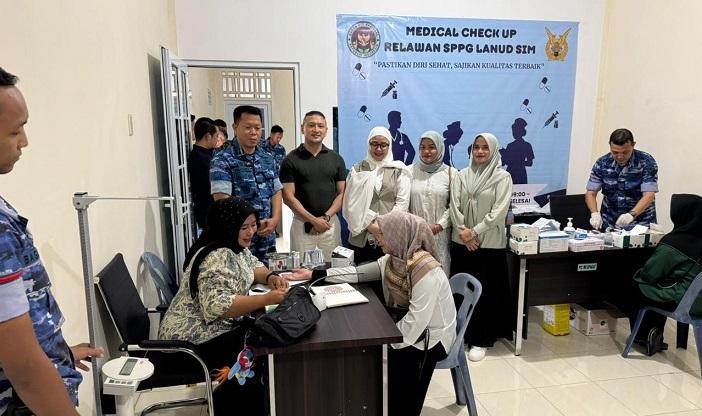 Staf-Klinik-Lanud-SIM-Laksanakan-Medical-Check-Up-Relawan-SPPG.jpg