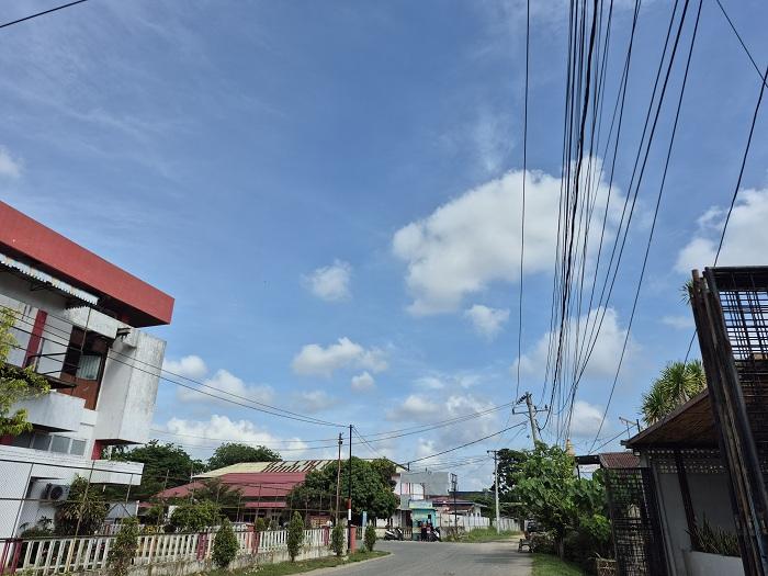 Suasana-di-Pusat-Kota-Langsa-di-Jalan-Iskandar-Muda-terlihat-sebagian-berawan.jpg