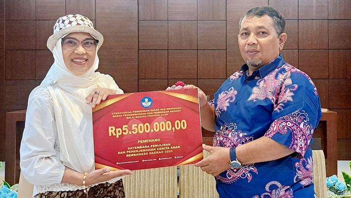 Top! Syamsiah Ismail Pengawas TK/SD Lhokseumawe Terpilih Jadi 50 Penulis Bacaan Dwibahasa untuk Anak