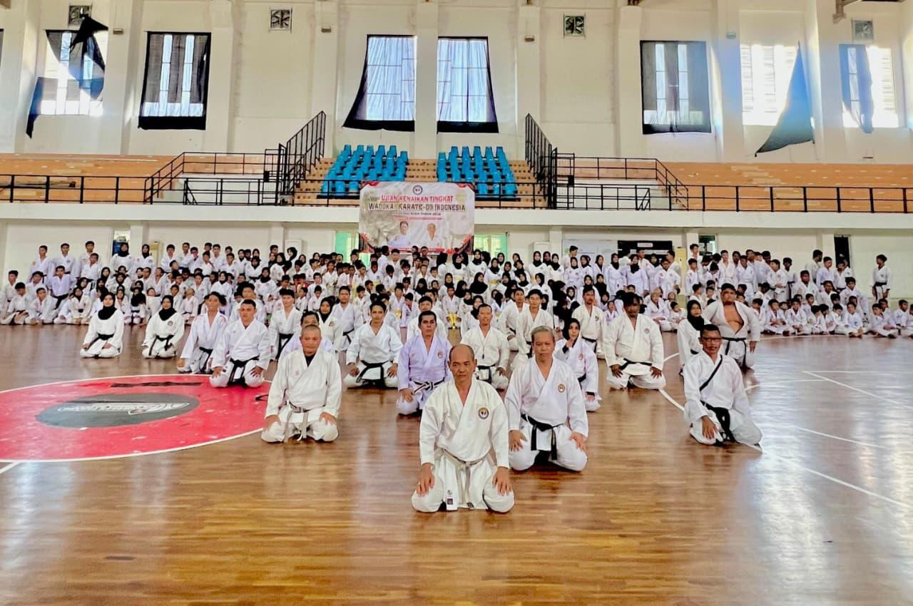 Ujian-Kenaikan-Tingkat-Karateka-di-Hall-Serbaguna-Stadion-Harapan-Bangsa.jpg