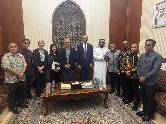 Wagub-Fadhlullah-melakukan-silaturahmi-sekaligus-pertemuan-dengan-Duta-Besar-UEA.jpg