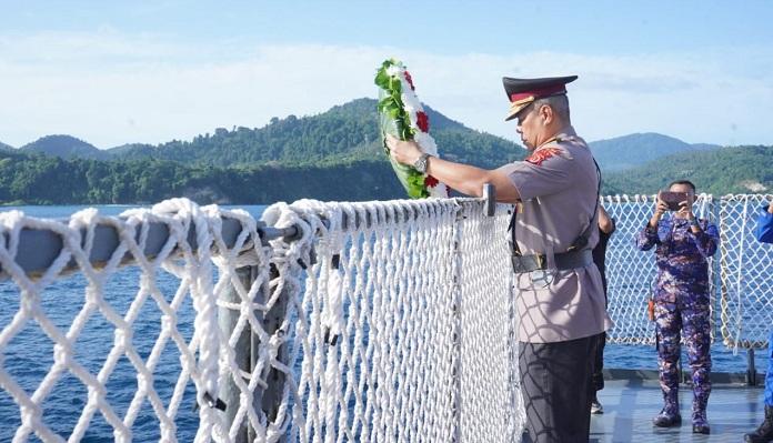 Wakapolda-pimpin-upacara-tabur-bunga-di-perairan-Sabang.jpg