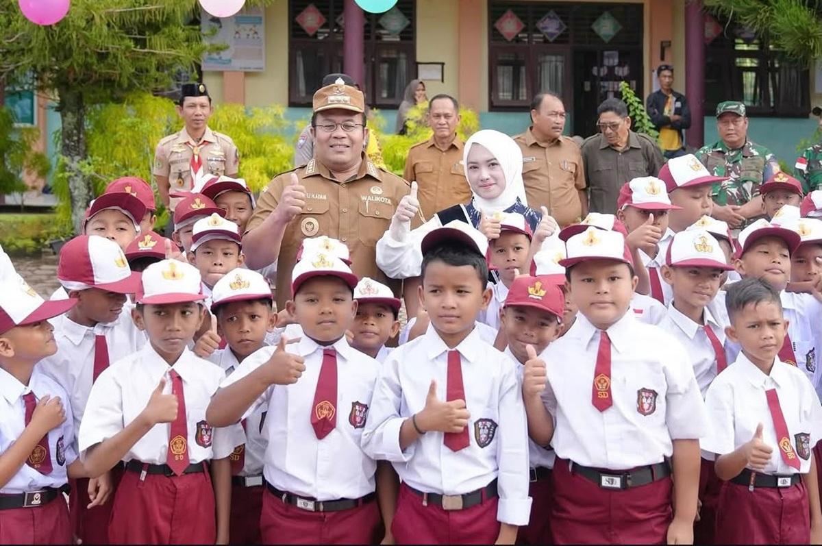 Wali Kota Sabang Imbau Ayah Antar Anak Saat Hari Pertama Sekolah Besok - Serambinews.com