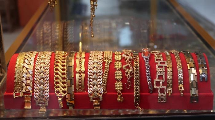 Stagnan, Harga Emas London di Aceh Tamiang Terkunci Rp 8,1 Juta per Mayam - Serambinews.com