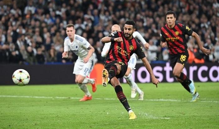 Winger-Manchester-City-Riyad-Mahrez-mengeksekusi-penalti-di-Liga-Champions.jpg
