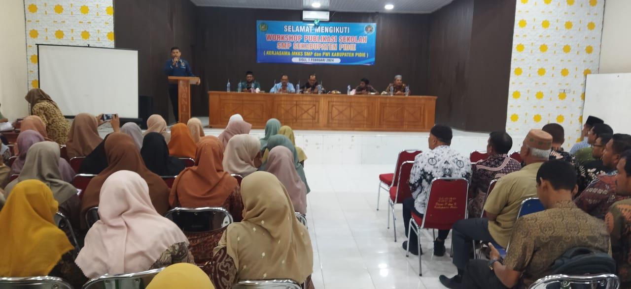 Gandeng PWI, Disdikbud Pidie Gelar Workshop Publikasi untuk Puluhan Kepala Sekolah