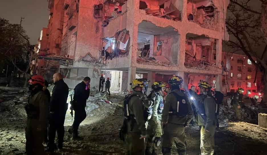 100 Yahudi Terluka, Rudal Iran Hujani Komplek Fasilitas Nuklir Dimona 