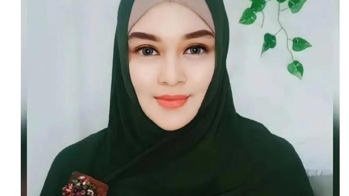 Zeda-Salim-lepas-hijab.jpg