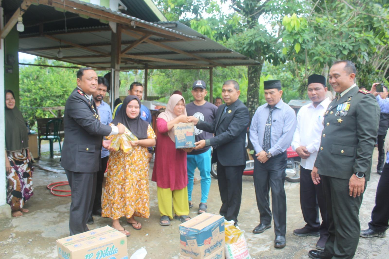 Pemkab Abdya Ulurkan Bantuan untuk Ringankan Duka Warga Korban Banjir