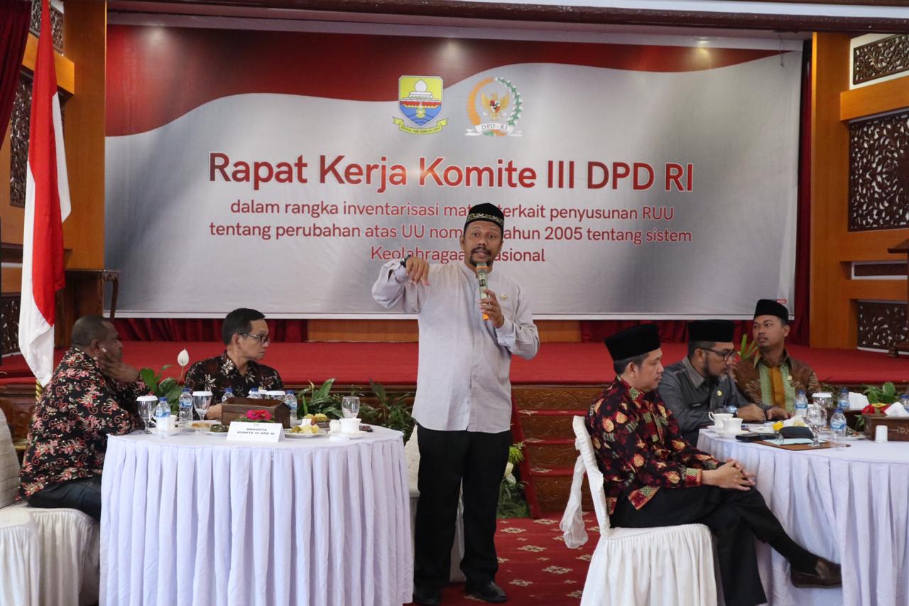 anggota-dpd-ri-asal-aceh-fadhil-rahmi-dalam-kunjungan-ke-jambi.jpg