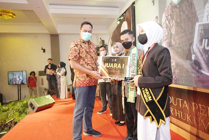 Agil dan Aida Duta Pelajar Sadar Hukum