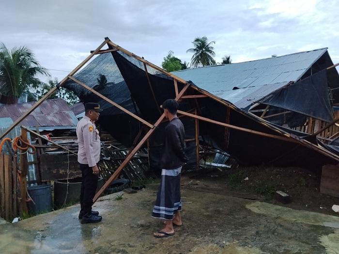 Angin Kencang Landa Meurah Mulia Aceh Utara, Dua Bangunan Milik Warga Rusak Atap - Serambinews.com