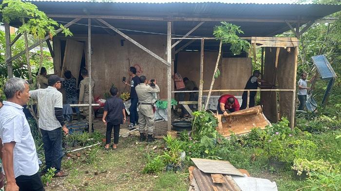 Sering Jadi Tempat Maksiat, Pemerintah Gampong Bongkar Bangunan Liar di Kampung Baru-Banda Aceh