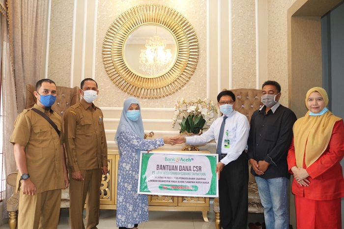 Gunakan Dana CSR, Bank Aceh Syariah Tapaktuan Bantu Pengadaan Fasilitas Pengolahan Sampah