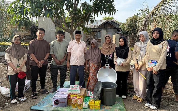 Korban Kebakaran Rumah di Peudada Menetap Sementara ke Keude Milik Gampong - Serambinews.com